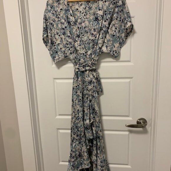 Lovestitch Wrap Dress - Picture 8 of 11